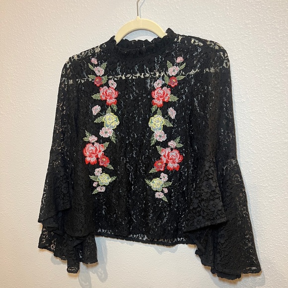 Jealous Tomate Black Lace Top Rosses Ruffle Sleeves Size S - Picture 2 of 9
